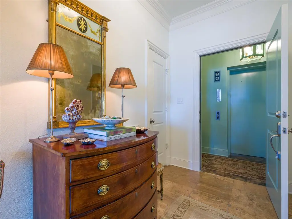 A well-appointed entryway.