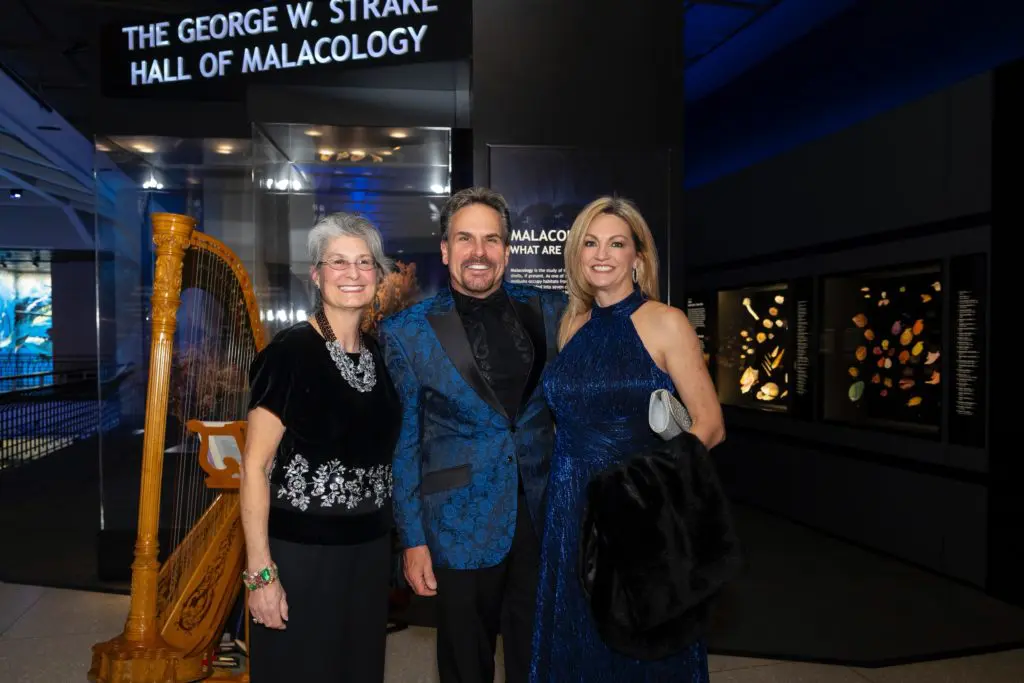 Linda Murray, Duke & C.C. Ensell at the Ars Lyric gala held at the Houston Museum of Natural Science. (Photo by Annie Mulligan)