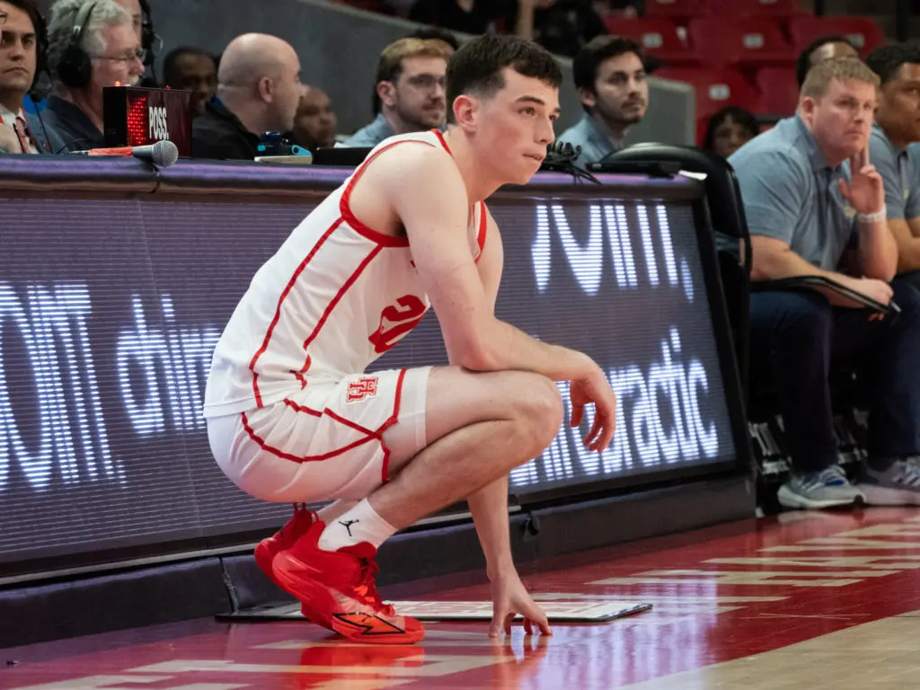 The Fertitta Center crowd was always happy to see UH guard Ryan Elvin checking into the game during his playing days. (Photo by F. Carter Smith)