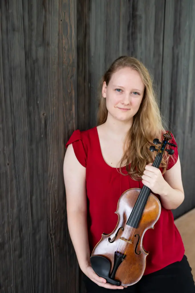 Solo Violinist Mary Grace Johnson (Photo by Natalie Gaynor)