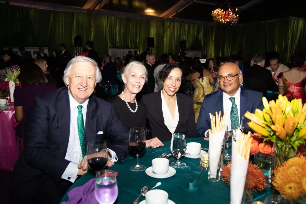 Mark & Linda Evans, Lisa & Barron Wallace at the Gala on the Green benefiting Discovery Green. (Photo by Lawrence Elizabeth Knox)