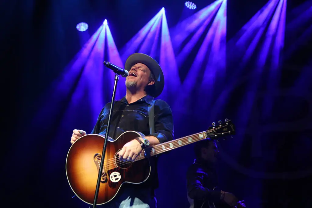 Pat Green is set to headline Houston PetSet's 20th anniversary gala at the Post Oak Hotel.