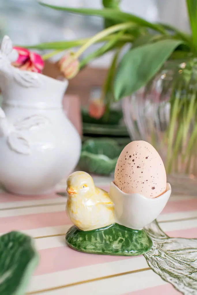 Adding finishing decor to the table is the final step to perfecting your Easter tablescape.