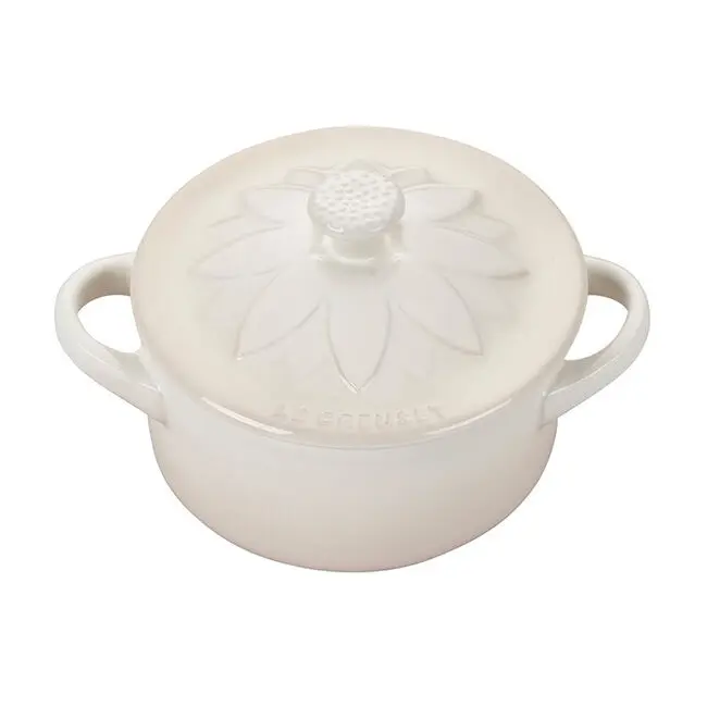Le Creuset Mini Cocotte with Flower Lid – Meringue