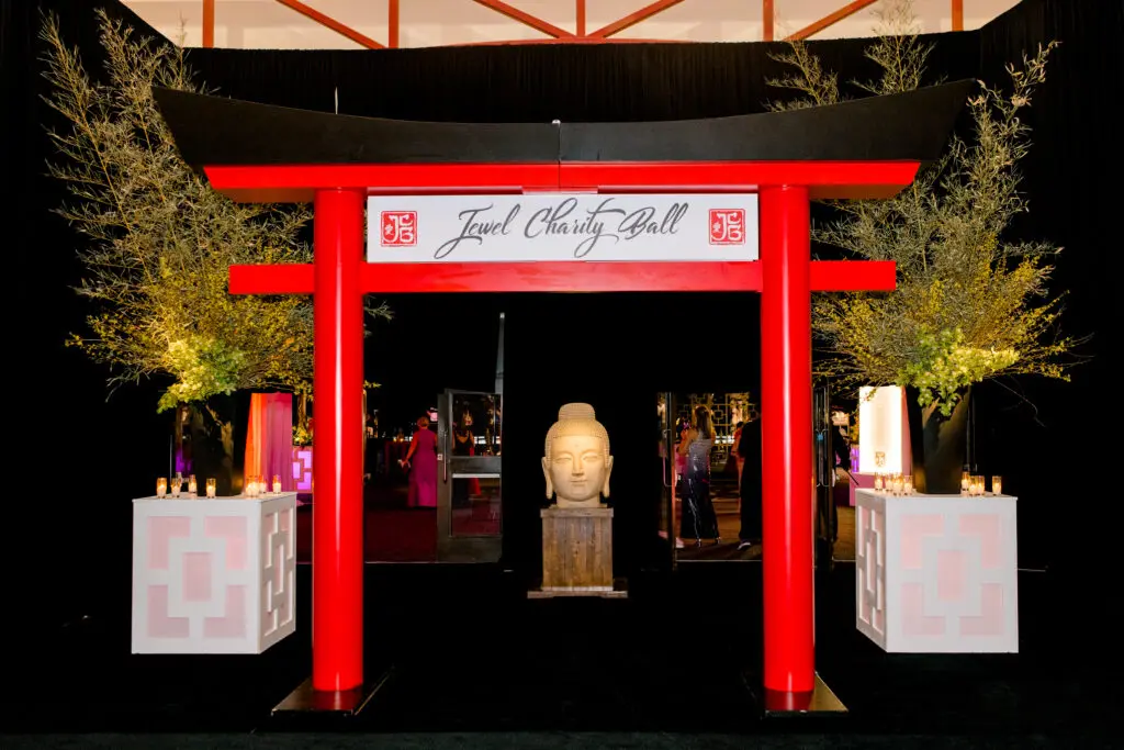Guests entered into a Night in Kyoto through the red lacquered torii gate. (Photo by Canon Elizabeth Photography)