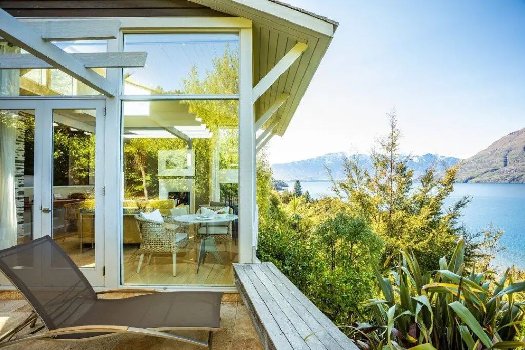 Matakauri Lodge, a serene oasis on Lake Wakatipu. 