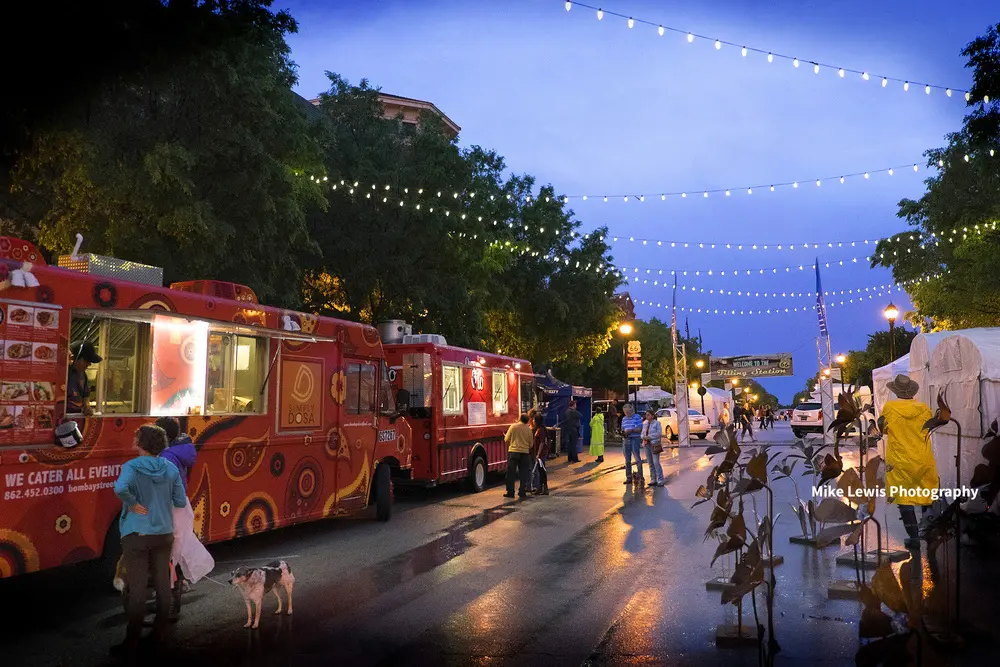 Art in the Square takes over Southlake Town Square. (Photo by Mike Lewis Photography)
