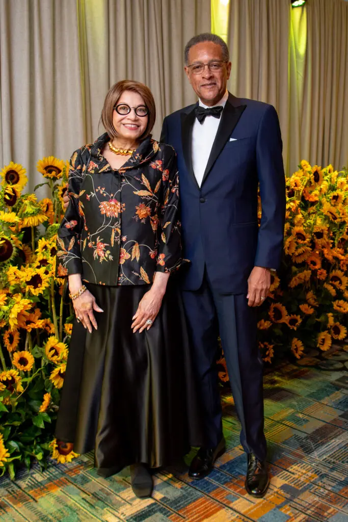 Barbara & Bill Easter at the Memorial Hermann Foundation 'Walking on Sunshine Gala' spotlighting Life Flight (Photo by Michelle Watson)