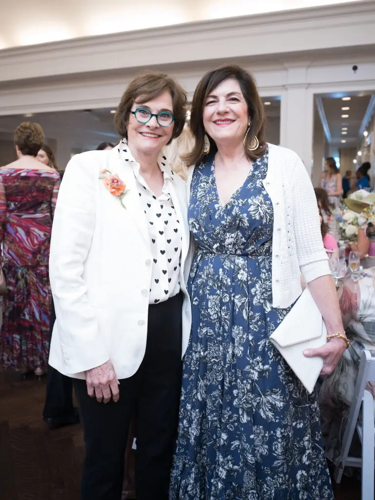 Bobbie Nau, Ellie Francisco at the River Oaks Country Club tennis tournament luncheon. (Photo by Daniel Ortiz)
