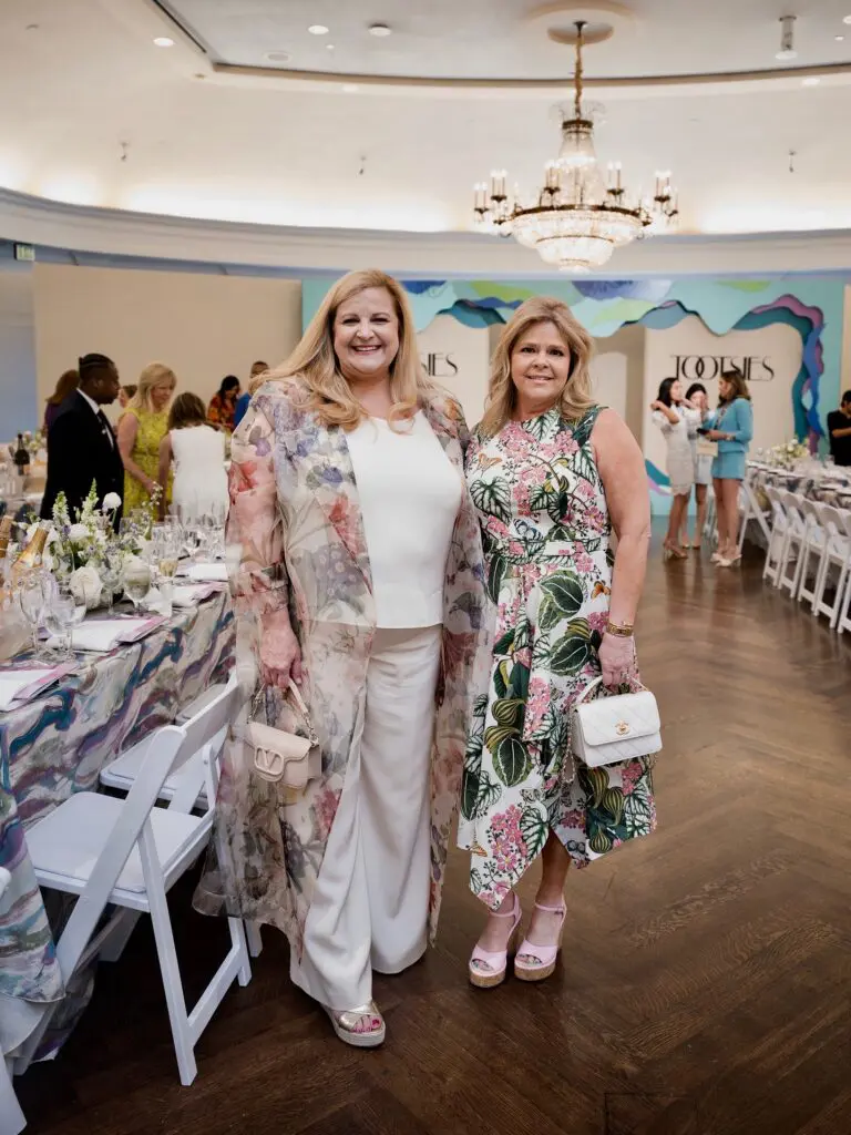 DeeDee Marsh, Kelli Weinzierl at the River Oaks Country Club tennis tournament luncheon. (Photo by Daniel Ortiz)