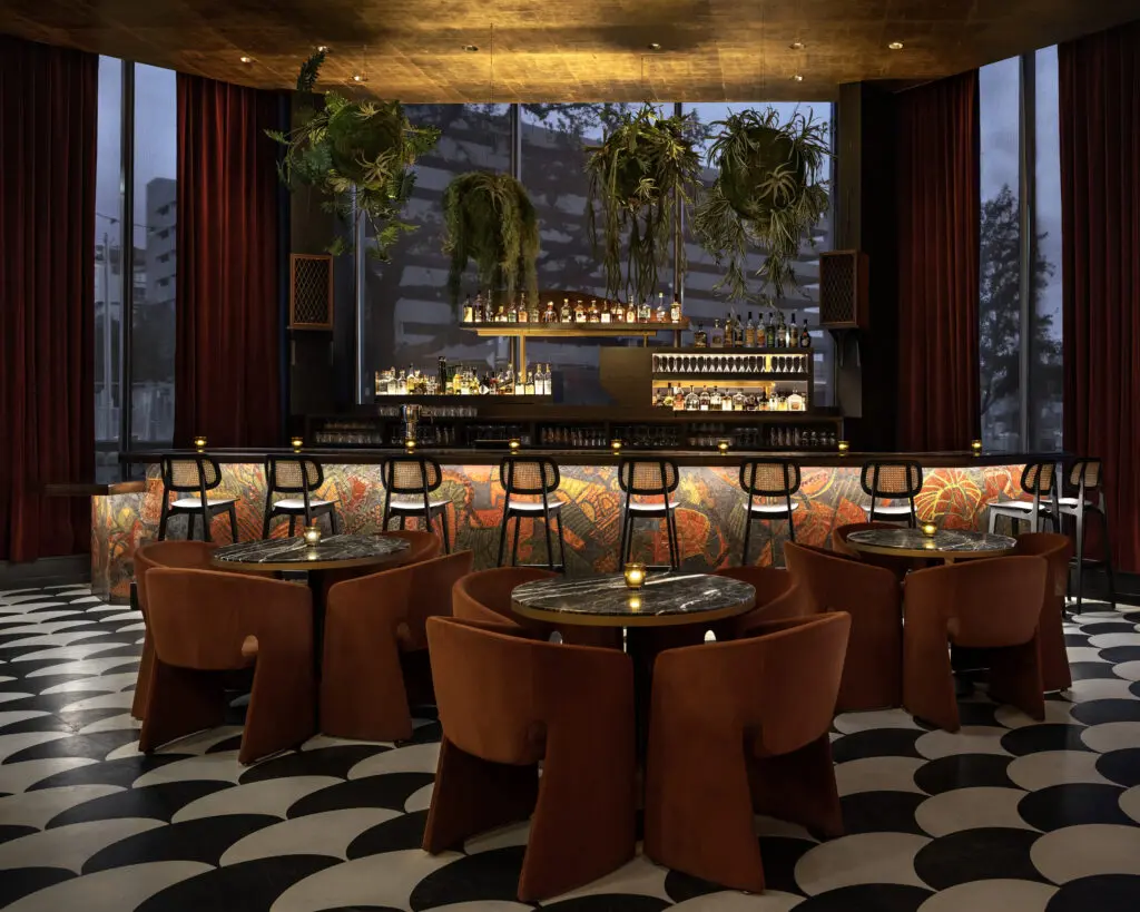 Lymbar, Gin Design Group