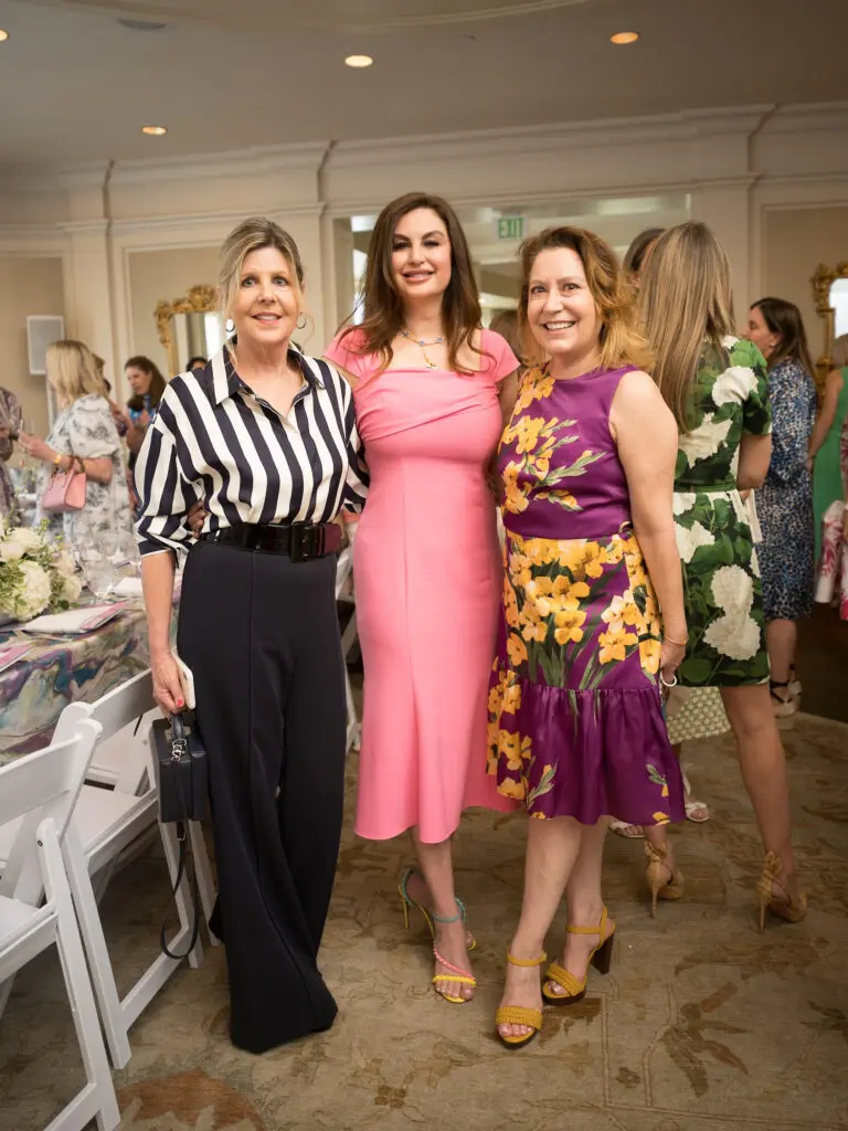 Penne Weidig, Brigitte Kalai, Kari Dagley at the River Oaks Country Club tennis tournament luncheon. (Photo by Daniel Ortiz)