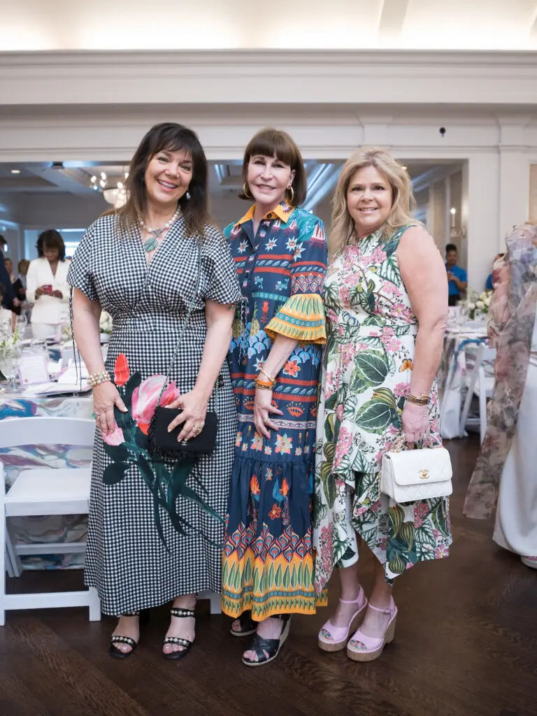 Terri Havens, Shelby Hodge, Kelli Weinzierl at the River Oaks Country Club tennis tournament luncheon. (Photo by Daniel Ortiz)