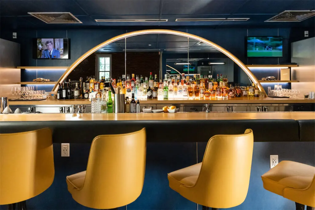 Tina's Continental, an intimate martini bar, has closed in Deep Ellum. (Photo by Kathy Tran)