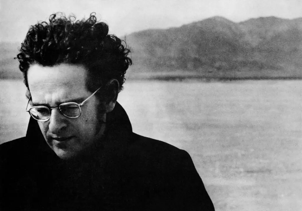 Walter De Maria portrait, 1969. (Courtesy The Estate of Walter De Maria)
