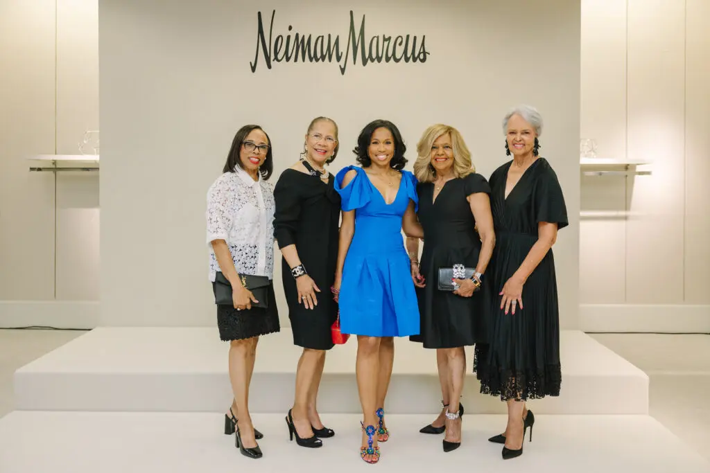 Previous Best Dressed Hall of Fame members Phyllis Williams, Merele Yarborough, Yvonne Cormier and Gayla Gardner flank second time honoree Roslyn Bazzelle Mitchell at the Neiman Marcus announcement party. (Photo by Johnny Than) 