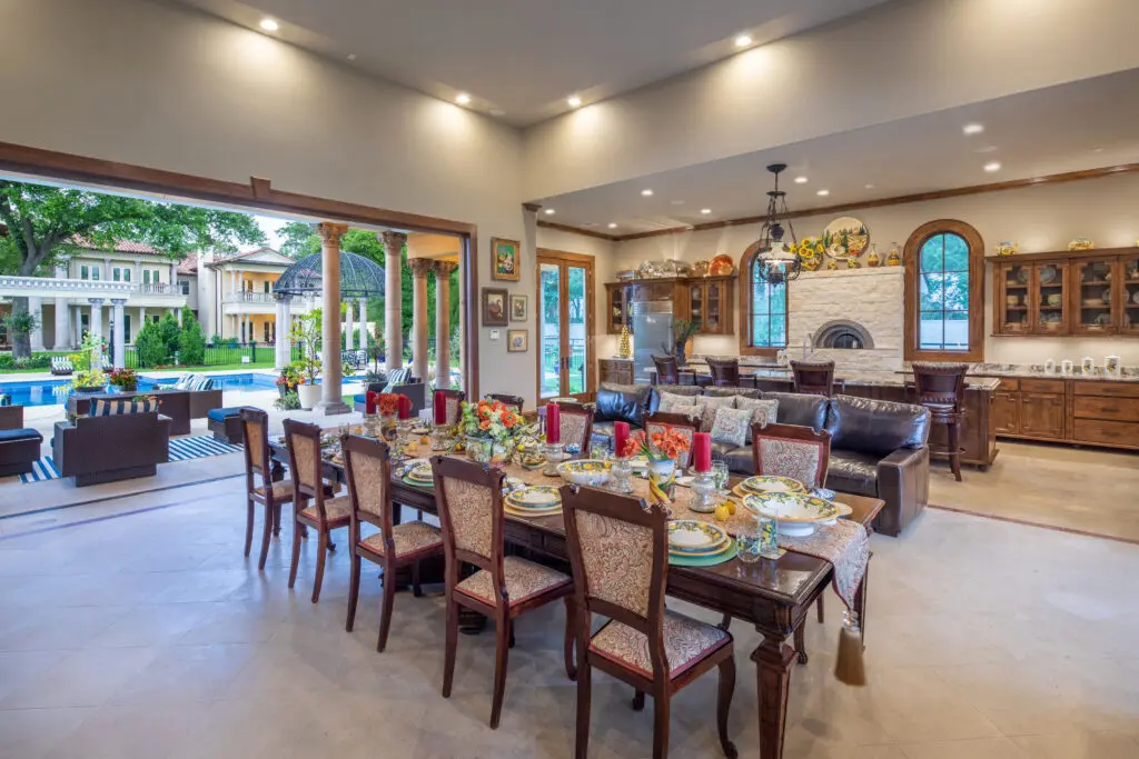 The pool pavilion The pool pavilion at 6 West Rivercrest in Briar Forest can host large dinner parties