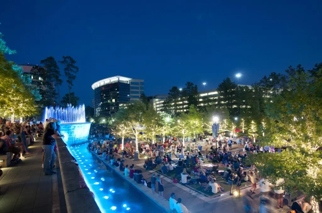 Waterway Nights returns this summer for live music every Saturday night at Waterway Square. 
