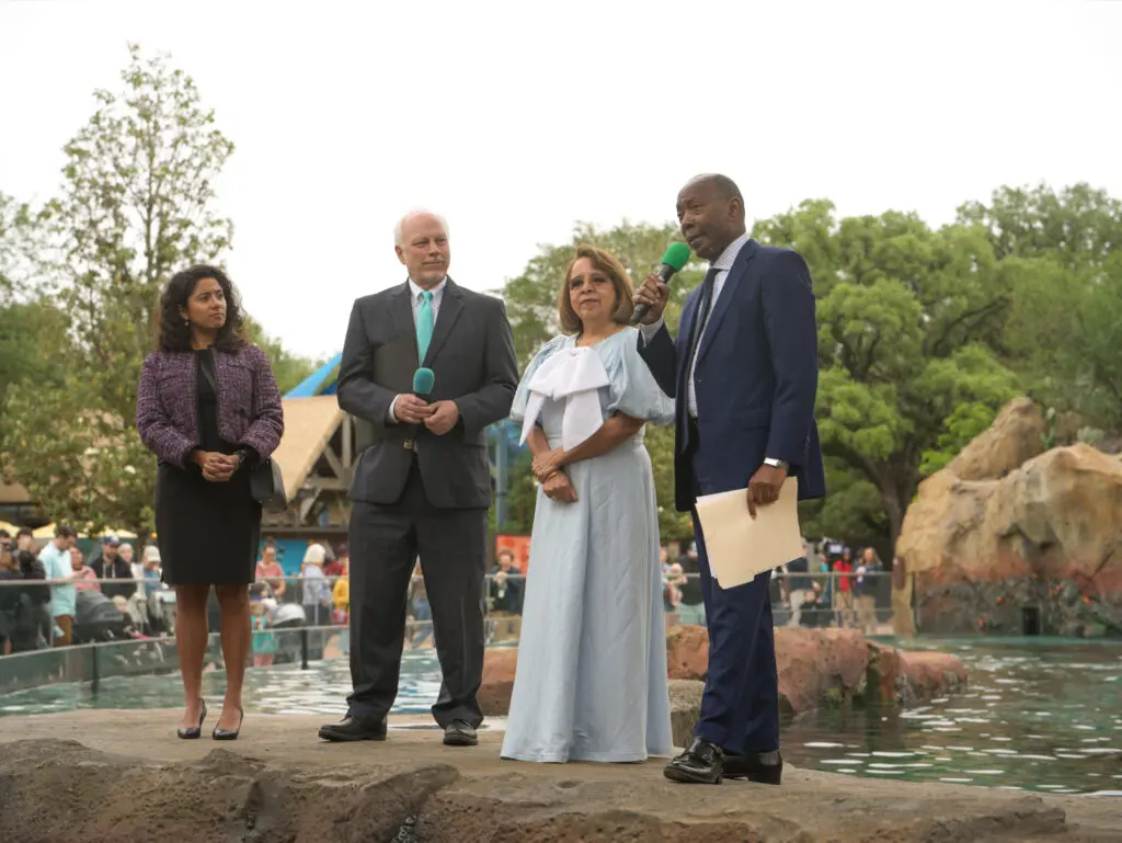 A ceremony was held for the opening of the unique Galapagos Islands exhibit, where Houston Zoo President and CEO Lee Ehmke, Mayor Sylvester Turner and Harris County Judge Lina Hidalgo praised Houston’s role and responsibility to keep the planet’s shared ocean clean. Photo courtesy Houston Zoo.