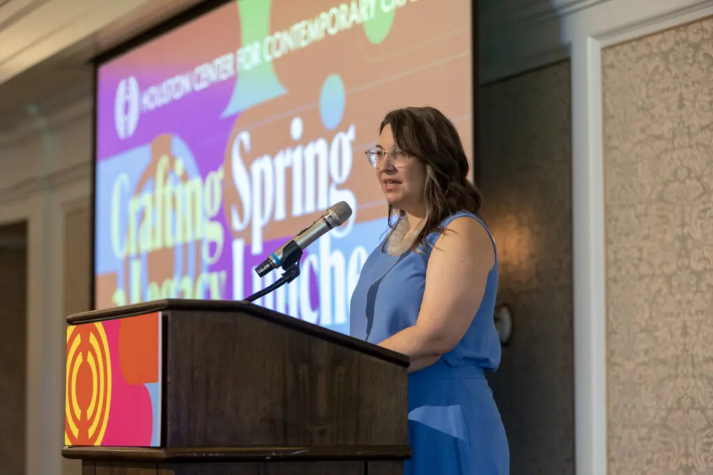 Dori Boone addresses the crowd at Houston Center for Contemporary Craft Spring Luncheon. (Photo by Jenny Antill Clifton)