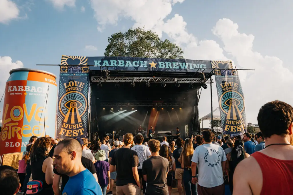 Houston’s Love Street Music Fest Brings Major Bands and Free Beer — Close Encounters With Spoon and Jukebox The Ghost
