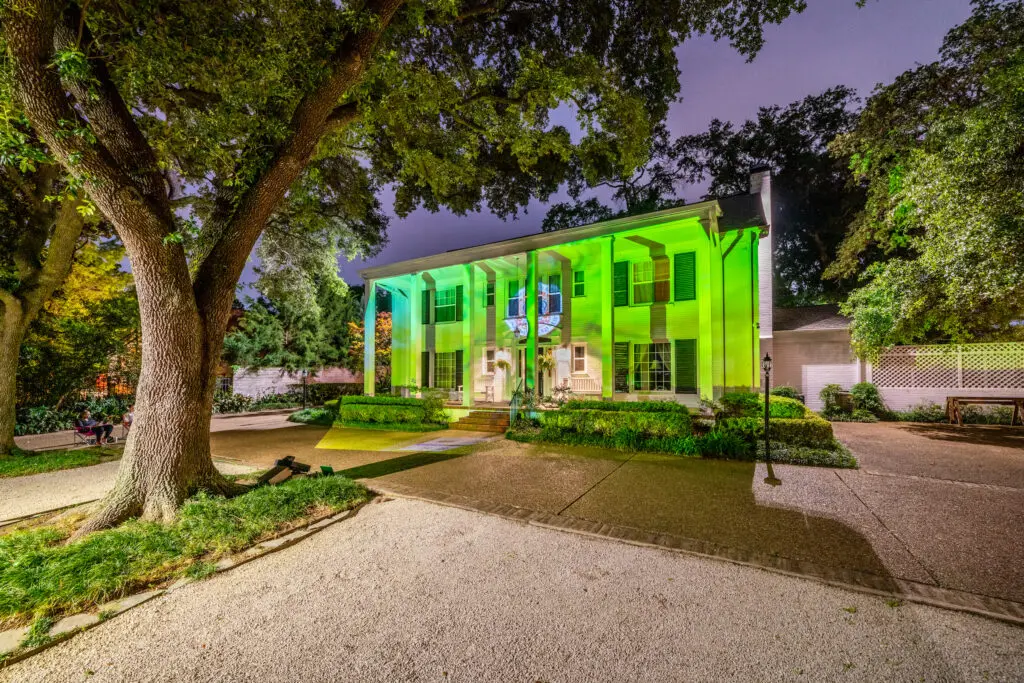 In honor of King Charles' coronation the British Consul General's residence in River Oaks was dressed in a patriotic light show. (Photo by  Joffre Camacho, Square Foot Photography)