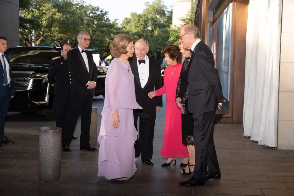 Queen Sofia of Spain arrives at the Museum of Fine Arts, Houston for the Queen Sofia Spanish Institute awards presentation, welcomed by MFAH board chair Anne Duncan and MFAH director Gary Tinterow. (Photo by Daniel Ortiz)