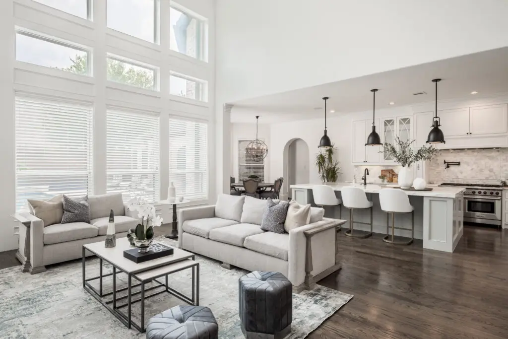 The home's open floor plan allows for easy flow and conversation. (Photo by Ambia Photography)