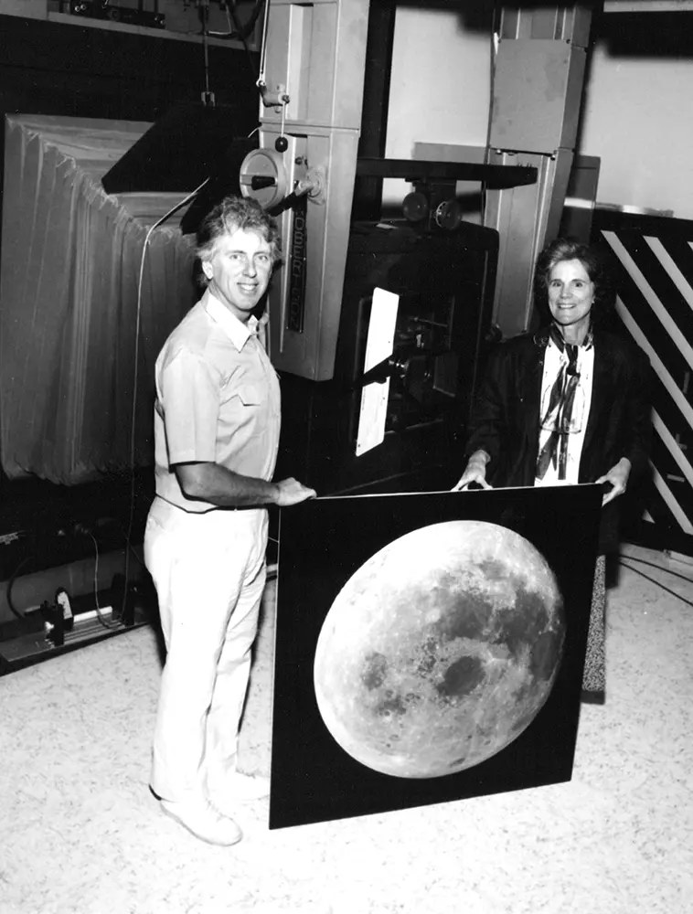 David Crossley and Muffy McLanahan inspect prints at NASA for In Space: A Photographic Journey exhibition, 1987 (Courtesy Houston Center for Photography)