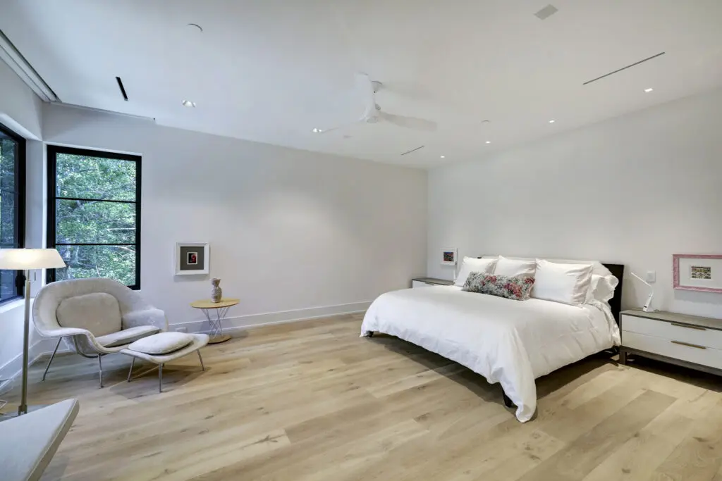The spacious owner's suite at 410 Coachman Street in Bunker Hill (Photo by TK Images)