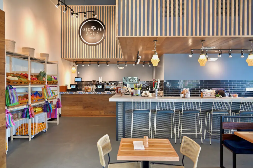 Ojo de Agua invites diners to place their order here at the counter and as it is freshly prepared a server will deliver it to their table. (Photo by Alex Montoya)