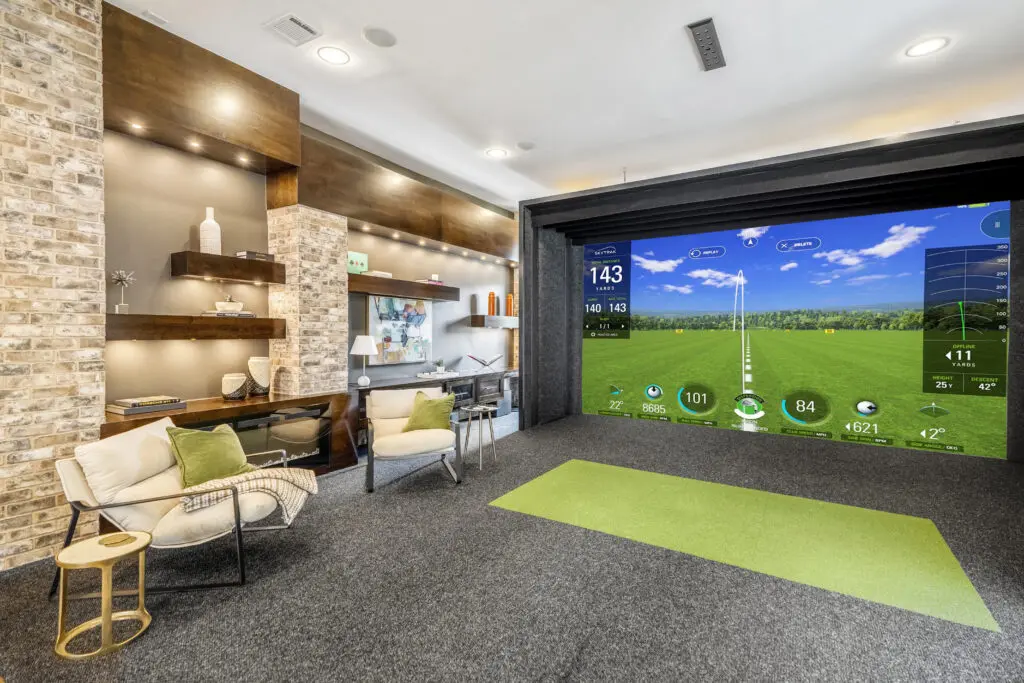 The Tiger Woods golf simulator in the former home of Houston Rocket Garrison Matthews. (Photo by Turnkey Visuals)