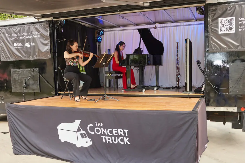 The Dallas Symphony Orchestra The Concert Truck (Photo by Tamytha Cameron and Nate Rehlander)