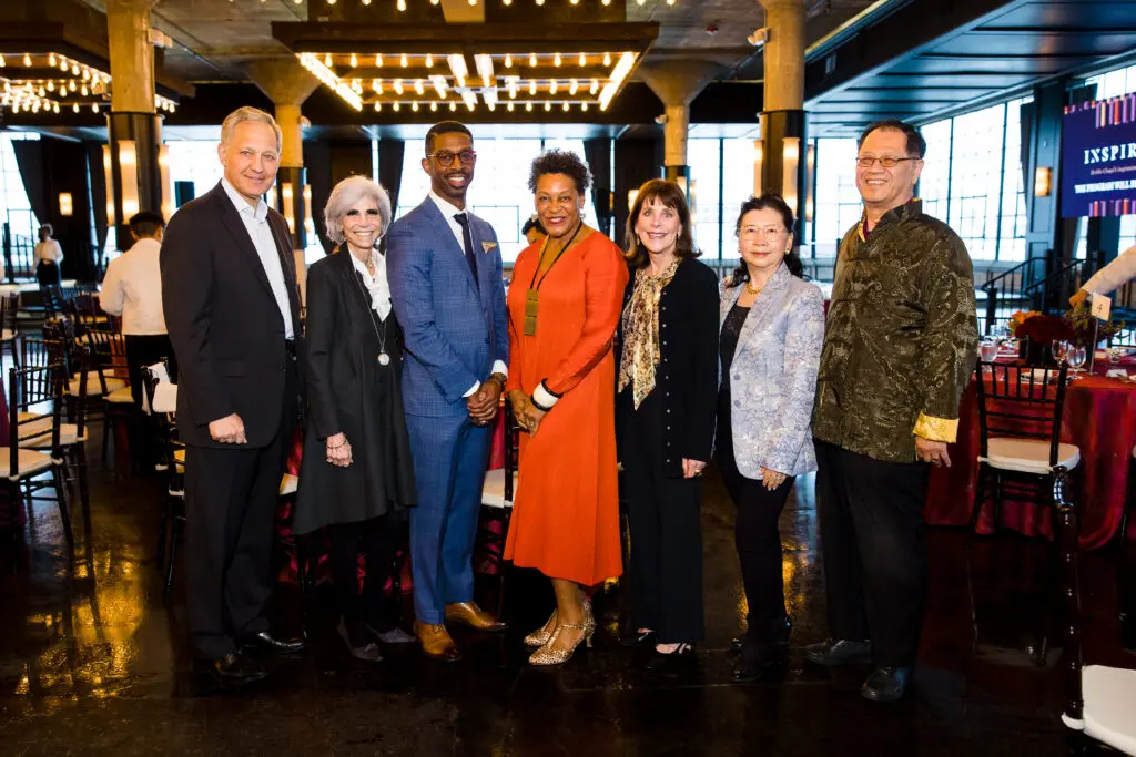 Chairs Scott & Judy Nyquist, Rothko Chapel Board Chair Troy Porter, Carrie Mae Weems, Ellen Susman, Chairs Teresa & Chao-Chiung "C.C." Lee at Rothko Chapel Inspirit Dinner (Photo by Hung L. Truong)