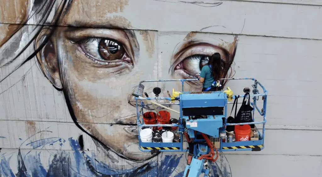 "The Strongest of Us" by Hera Herakut in progress (Photo by Egidio Narvaez Photography)