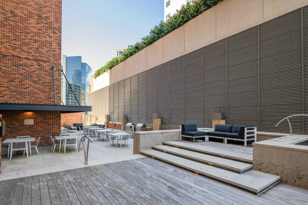 More amenities at 1999 McKinney Lofts. 