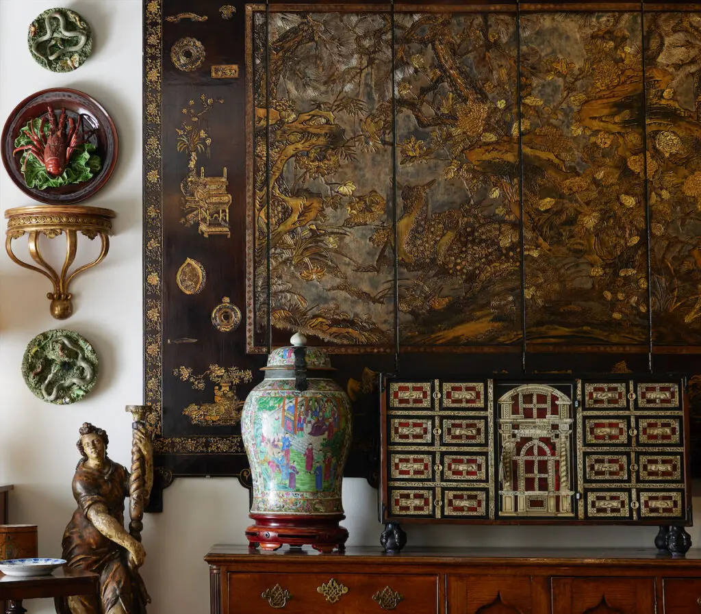 Chinese coromandel screen, 18th century;
19th-century Chinese ginger jar; 19th-century
French and Portuguese Palissy ware. (Photo by Kris Ellis)