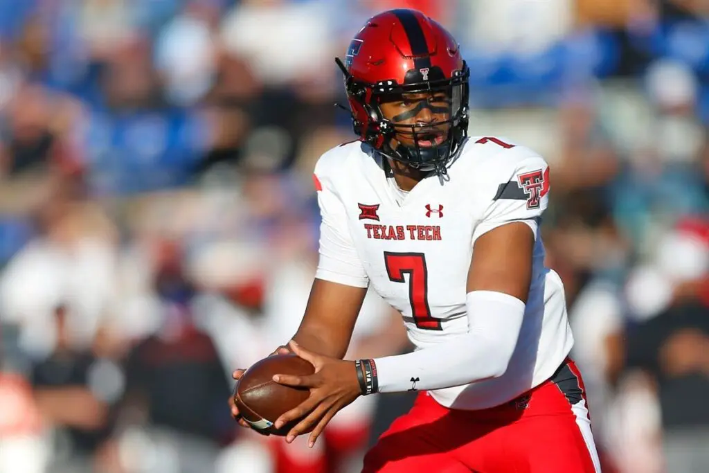 Quarterback Donovan Smith brings Big 12 starting experience to UH.