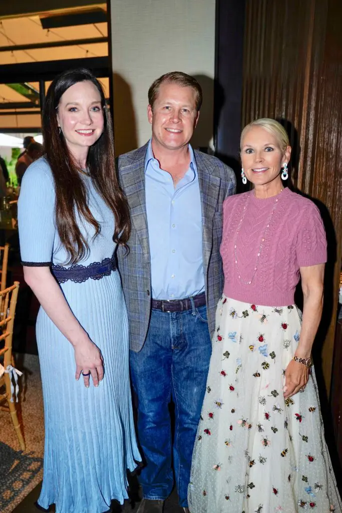 Gloria Moncrief Holmsten & Erich Holmsten, Mindy Hildebrand at the M.D. Anderson Cancer Center 'Making Cancer History' event in Aspen.