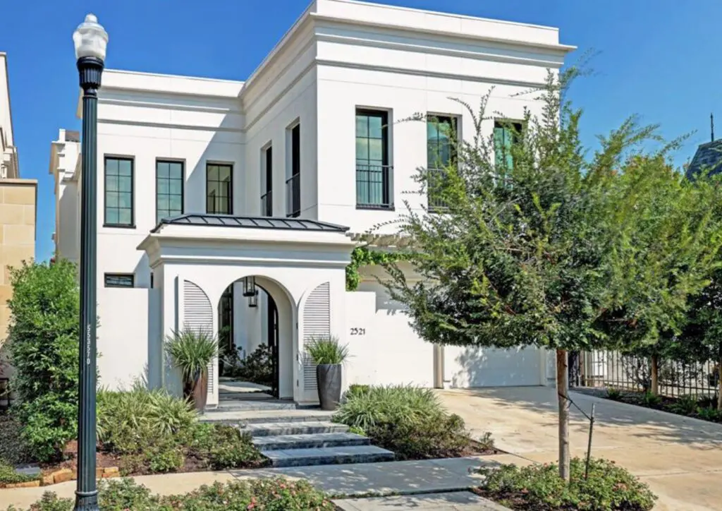 2521 West Gate