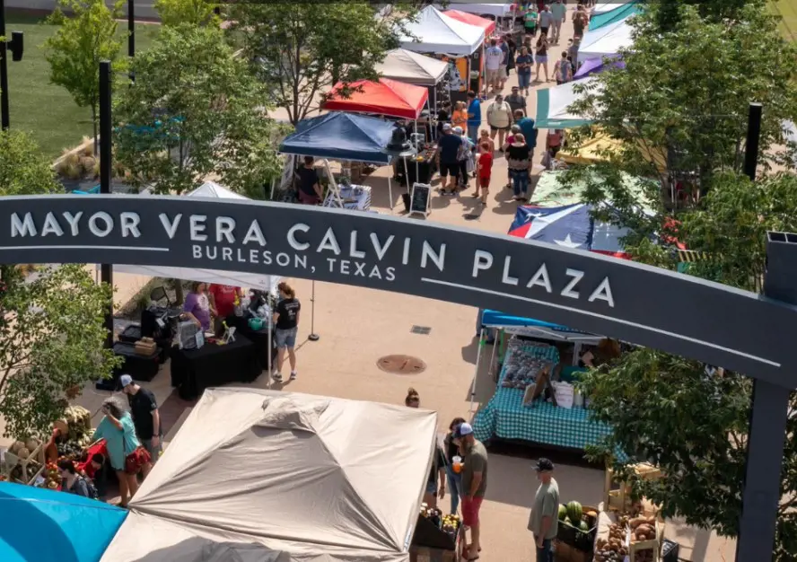 farmer – Burleson features over forty vendors every Saturday