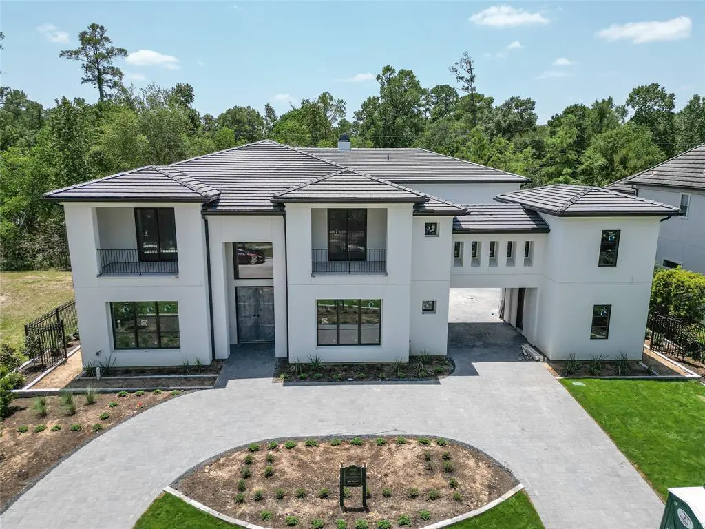15 S Glenwild Circle is a new build for sale in the Carlton Woods Creekside development. It's on the market for $3.2m.