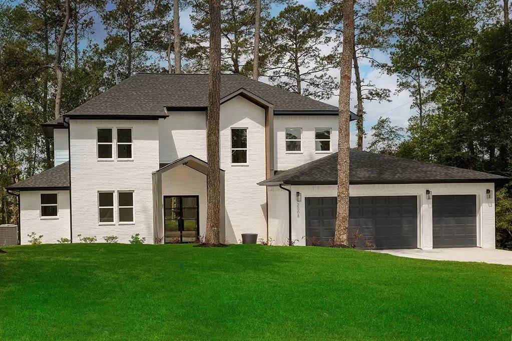 2008 Carriage Run is on the market for just under $1m. It's a unique prospect for buyers in The Woodlands.