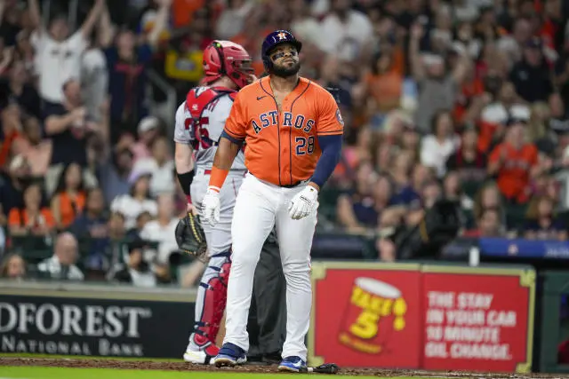 Jon Singleton had reason to watch his historic home run for the Astros on Justin Verlander’s return home start.