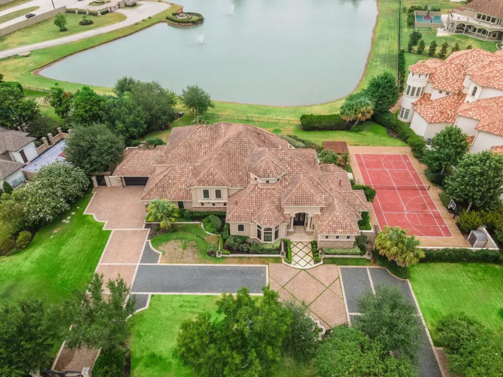 From courtyards to pools and everything in between, AJ’s Landscaping can do it all.