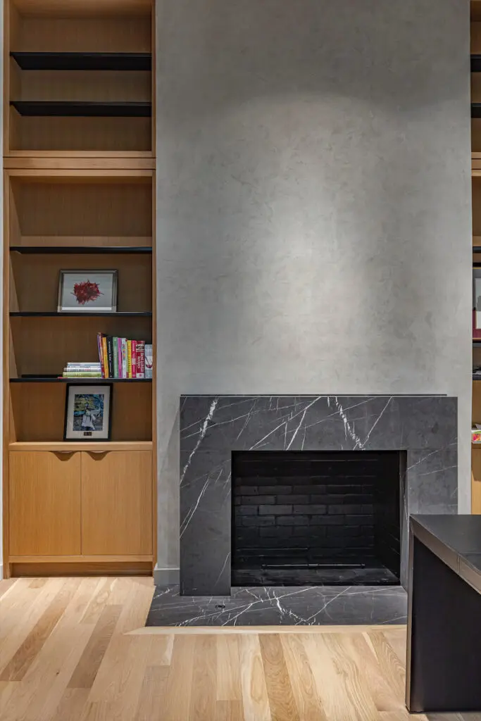 A home in the Bent Tree neighborhood of Dallas by Marc McCollom Architects (photo by Charles Davis Smith)