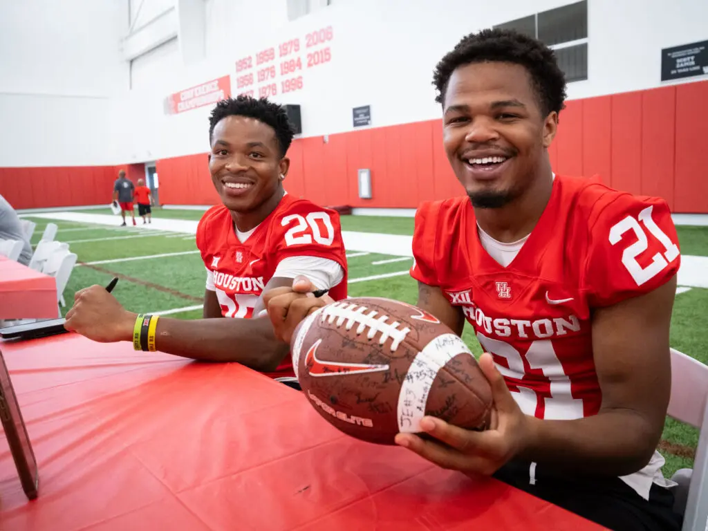 UH running backs Brandon Campbell and Stacy Sneed must rack up yards. (Photo by F. Carter Smith)