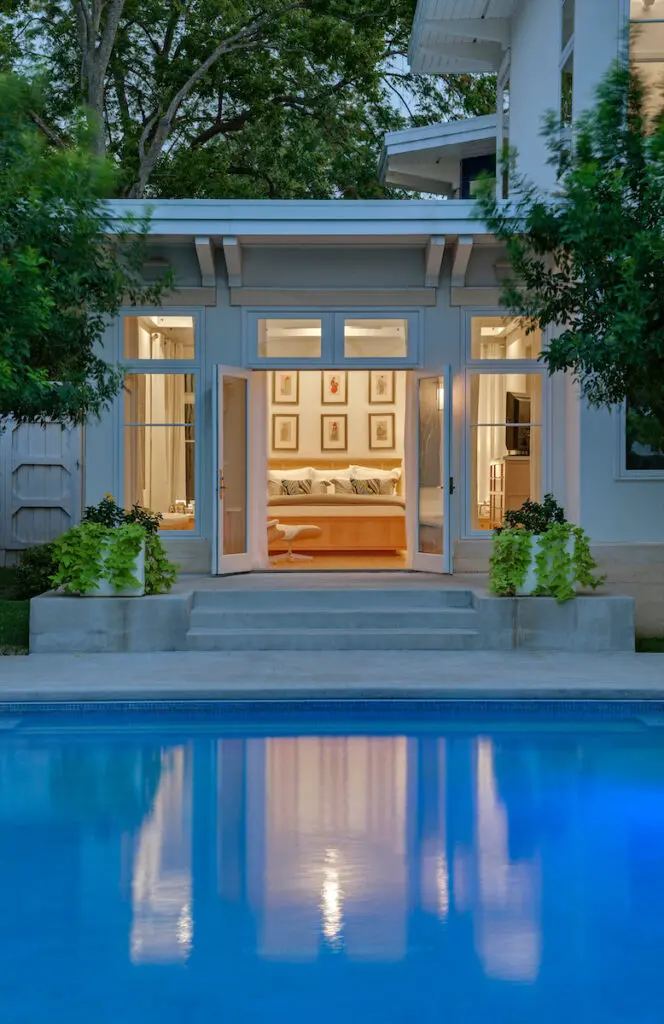 The AIA Dallas Tour of Homes exclusive Premiere Party home in North Dallas, designed by Michael Malone, FAIA of Malone Maxwell Dennehy Architects (photo by Jud Haggard)