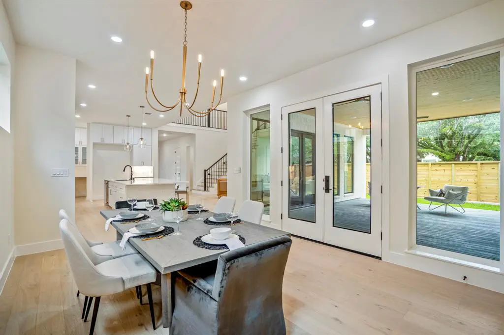 The formal dining room in 951 Byrne Street in Houston's Woodland Heights neighborhood.