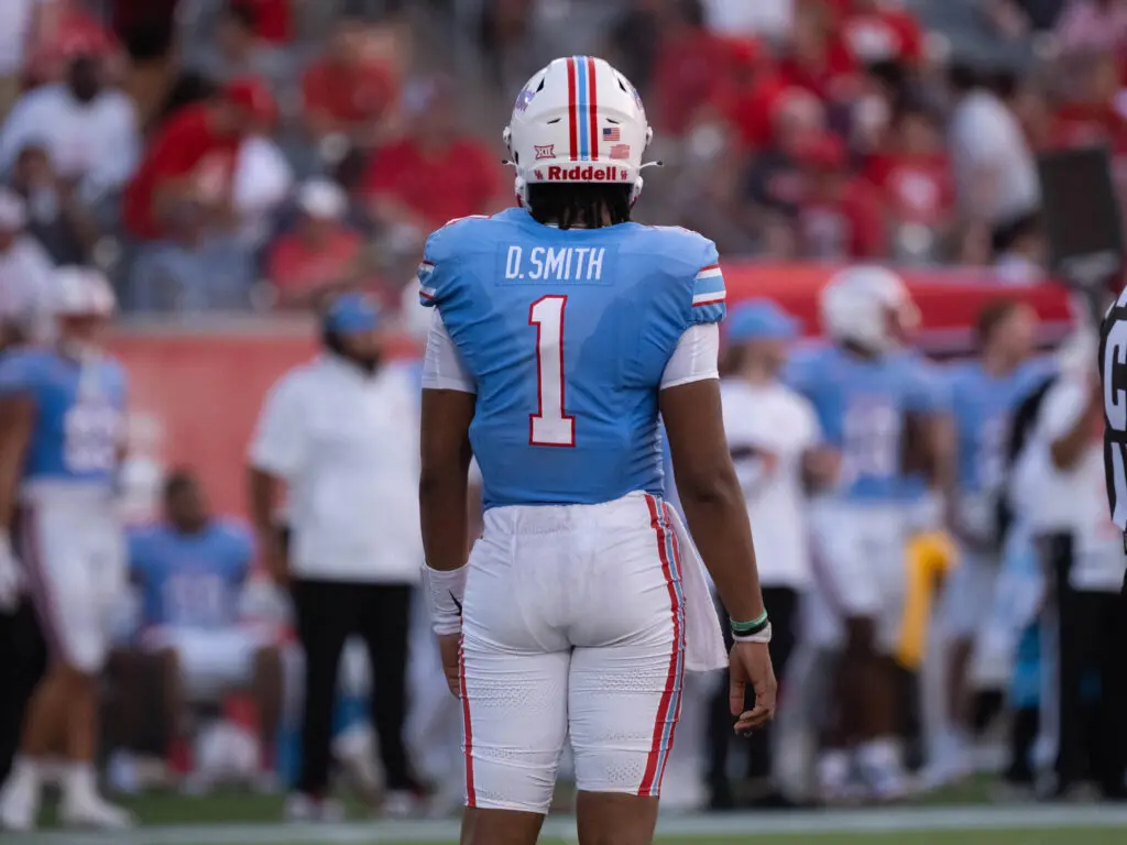 University of Houston quarterback Donovan Smith must stand tall for the Cougars. (Photo by F. Carter Smith)
